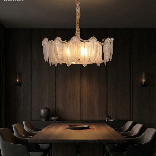 نجفة سيرافينا بلوم بيرل وريشة