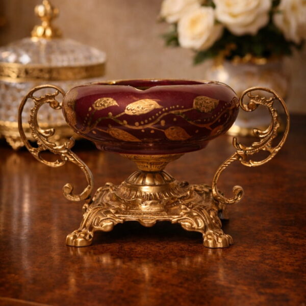 قطعة سيراميك فخمة مطعمة بالذهب مع مقابض حلزونية نحاس ملكي