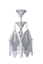 ⁦فانوس كلاسيك أبيض بتصميم التاج⁩ - الصورة ⁦3⁩