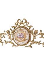 Royal Gilded Crest Pediment - Image 3