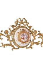Royal Gilded Crest Pediment - Image 4