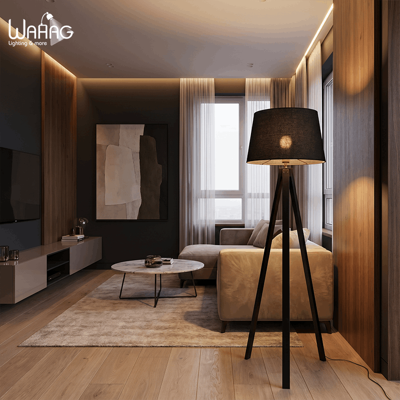 32 (1) The ONYX Floor Lamp - Image 1