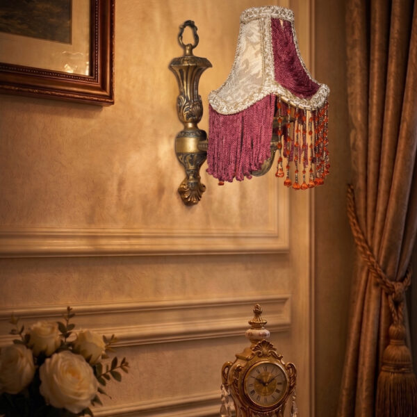 Royal Square Guipure Brass Sconce